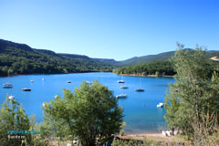 Bauduen, view of the lake of Sainte Croix
