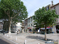 Brignoles, place du Caramy