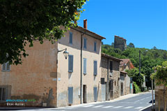 Brue Auriac, rue et pigeonnier