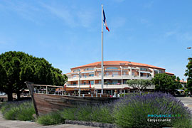 Carqueiranne, barque et lavandes Carqueiranne, barque et lavandes