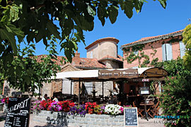 Le Castellet, terrasse de restaurant