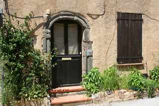Cogolin, old door