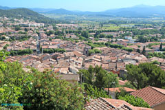 Cuers, le village dans la plaine Cuers, le village dans la plaine