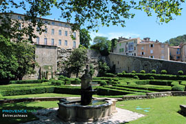 Entrecasteaux, château et jardin Lenôtre Entrecasteaux, château et jardin Lenôtre
