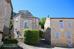 Esparron de Pallières, maisons en pierre