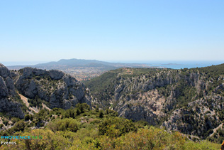 Evenos, view of the harbor of Toulon