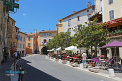 Fayence, street with restarats terraces