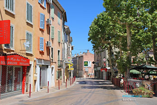 Gonfaron, main street