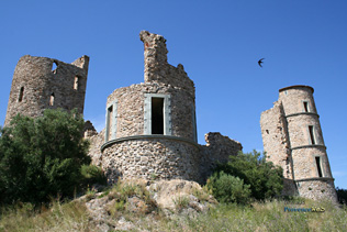 Grimaud, castles ruins