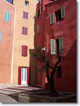 Le Muy, provencal facades