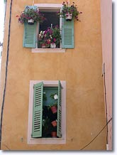 Le Muy, facade and shutters