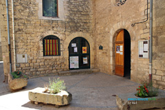 Le Val, porte de l'église