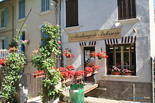 Les Mayons, bakery