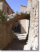 Moissac Bellevue, vaulted passageway