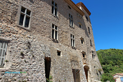 Montfort sur Argens, façade du château