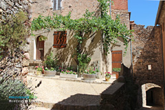 Montfort sur Argens, tiny square