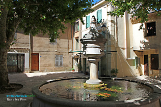 Nans les Pins, fountain