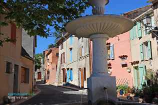 Nans les Pins, fountain