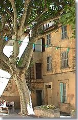 Neoules, square Neoules, square