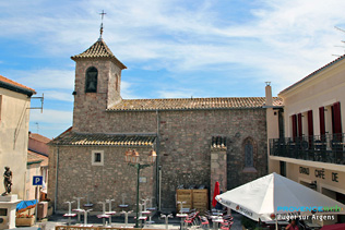 Puget sur Argens, tiny sqare and cafe terrace