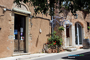 Régusse, façade