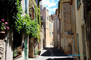 Régusse, rue et photos HD
