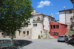 La Roque Esclapon, place du village