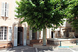 Roquebrune sur Argens, wah house and city hall