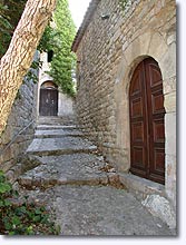Seillans, calade street