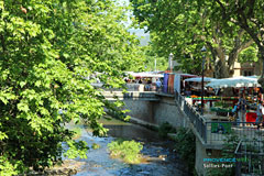 Sollies-Pont, Provencal market on the banks of the Gapeau