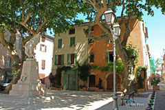 Sollies-Pont, small square Sollies-Pont, small square