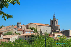 Sollies-Ville, le village dominant la vallée Sollies-Ville, le village dominant la vallée