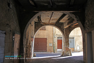 Saint Maximin La Sainte Baume, arcades médiévales