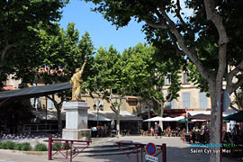 Place de Saint Cyr sur Mer Place de Saint Cyr sur Mer