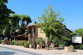 Tanneron, auberge et terrasse