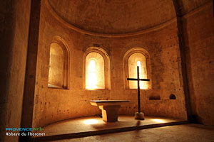 Abbaye du Thoronet, autel