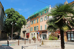 La Valette du Var, square and fountain