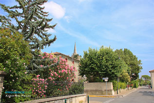 Althen des Paluds, flowered street and bell-tower