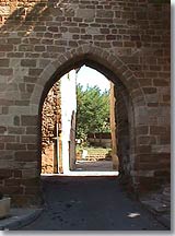 Aubignan - Dorr of the ramparts