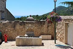 Le Barroux, fountain and landscape