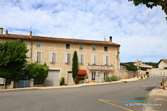 La Bastide des Jourdans, Cheval Blanc Inn