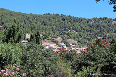 Beaumes de Venise, village dans les collines