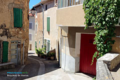 Beaumes de Venise, calade street