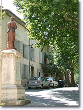 Beaumont de Pertuis, place Beaumont de Pertuis, place