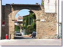 Bédarrides, entrée