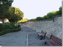 Caderousse, promenade