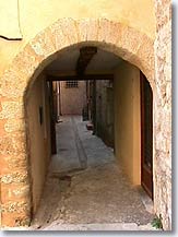 Camaret sur Aigues, passage