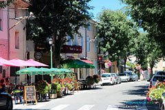 Caromb, terrasse de café