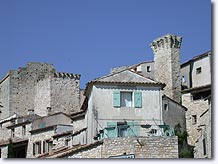Caseneuve - Village and castle