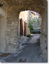 Caseneuve - Vaulted way
